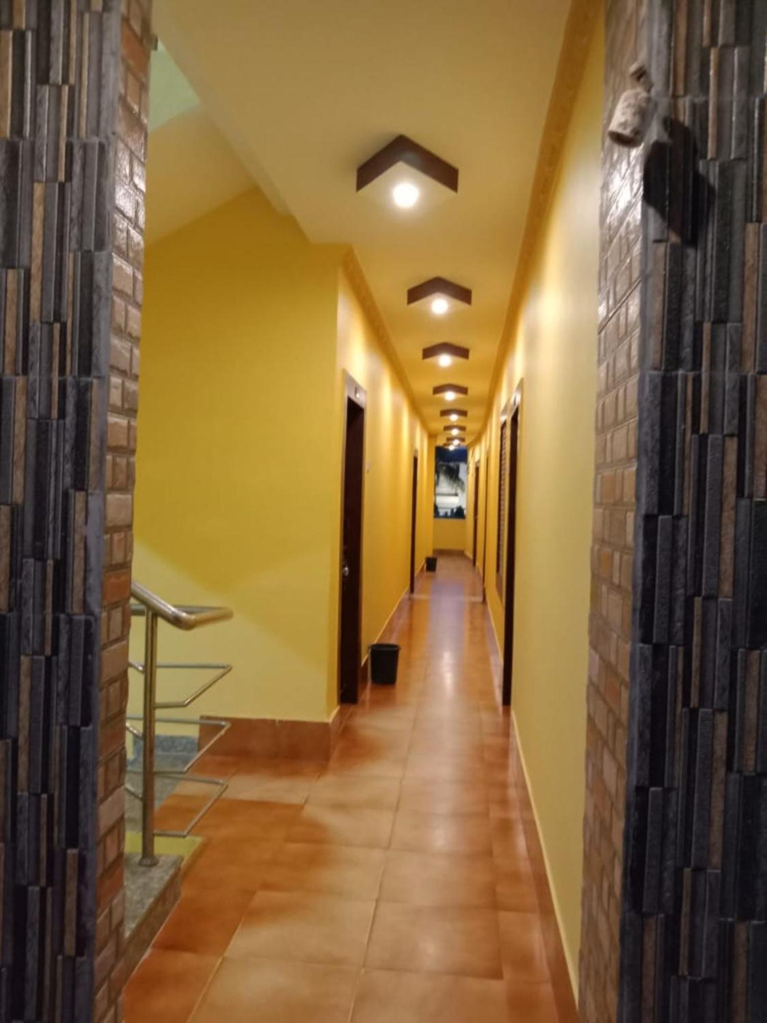 Goroomgo Sahoo Palace Puri - Prime Location Near Sea Beach - Excellent Service With Parking Facilities Экстерьер фото