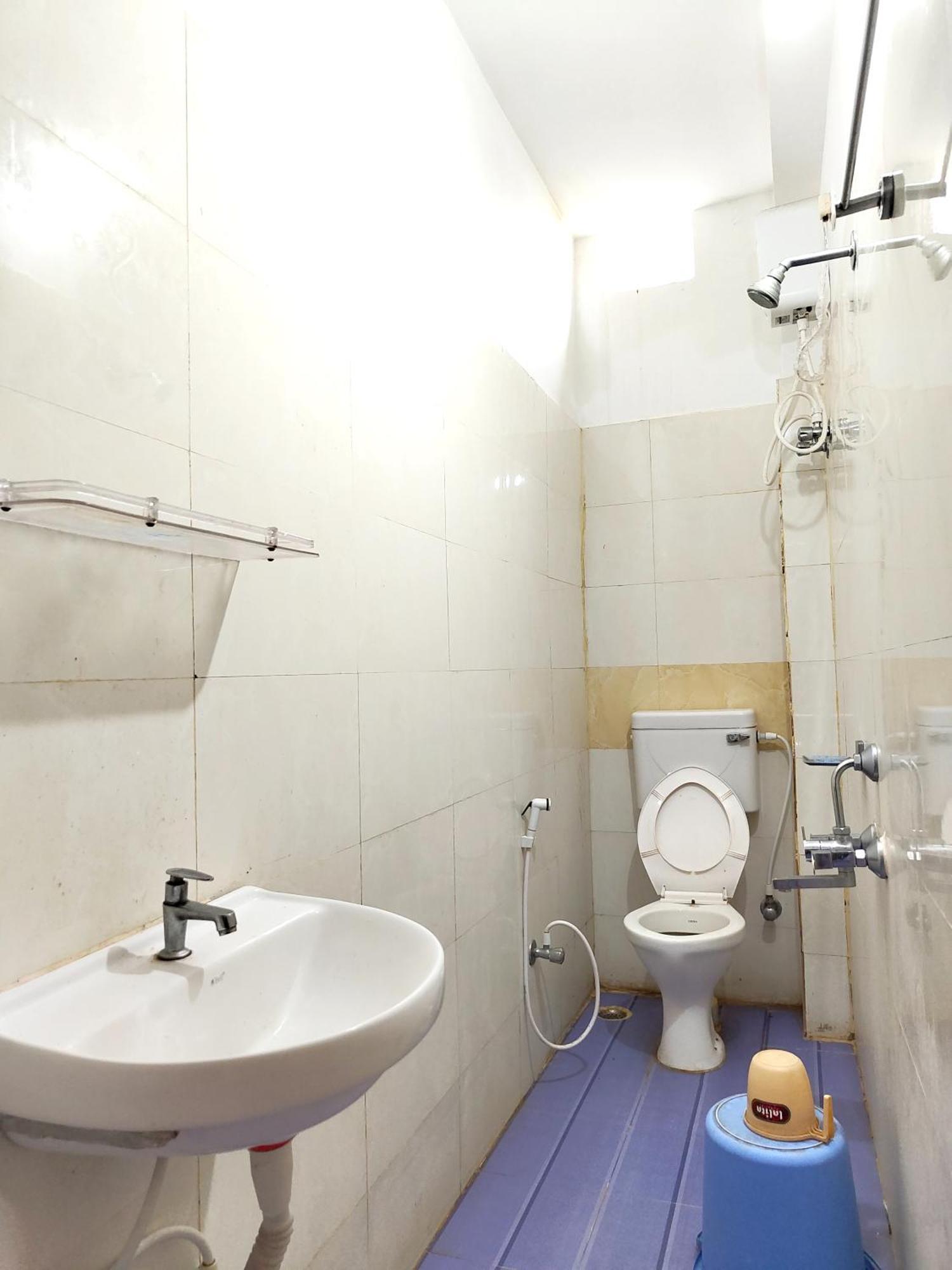 Goroomgo Sahoo Palace Puri - Prime Location Near Sea Beach - Excellent Service With Parking Facilities Экстерьер фото