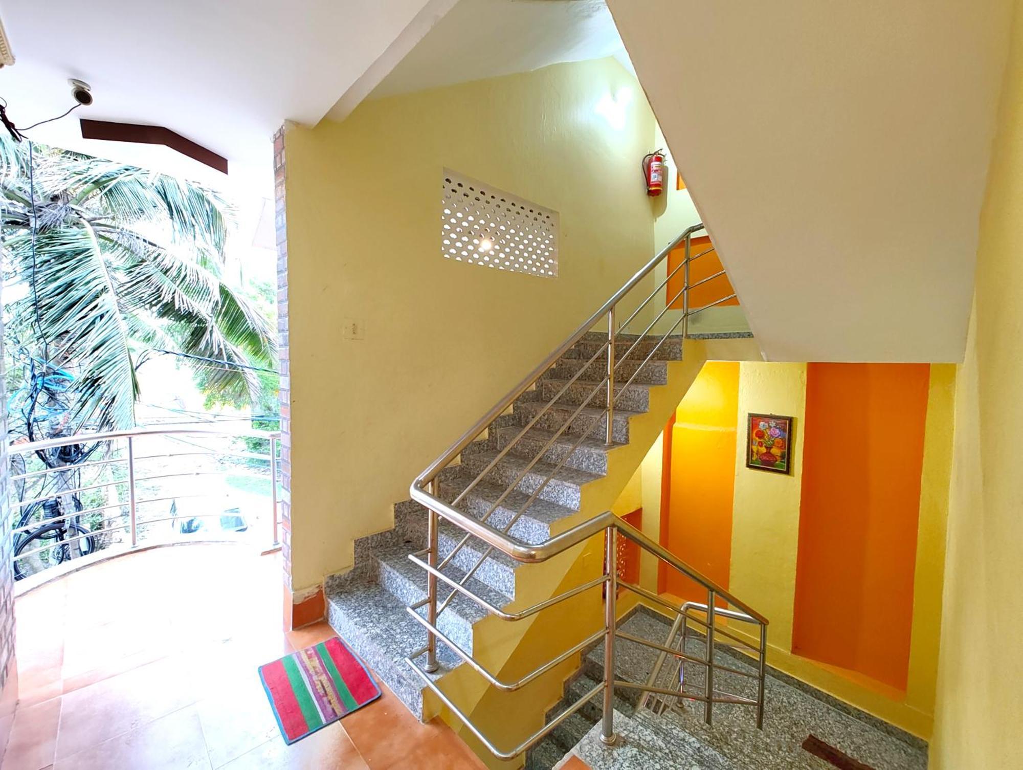 Goroomgo Sahoo Palace Puri - Prime Location Near Sea Beach - Excellent Service With Parking Facilities Экстерьер фото